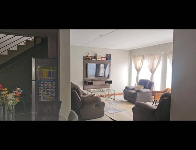 3 BEDROOM TOWNHOUSE FOR SALE IN MONTANA